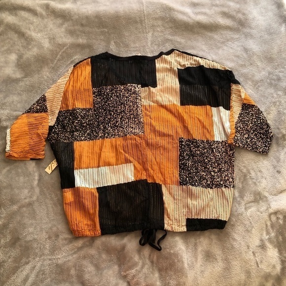 Color block top - Picture 2 of 4